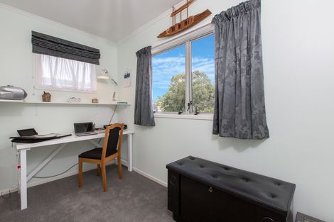 Photo of property in 4 De Thiery Place, Pakuranga Heights, Auckland, 2010