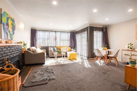 Photo of property in 17 Glenfield Road, Owhata, Rotorua, 3010