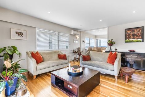 Photo of property in 137 Sandspit Road, Shelly Park, Auckland, 2014