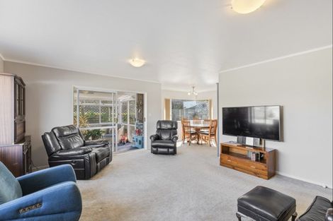 Photo of property in 3 Sandel Rise, Merrilands, New Plymouth, 4312