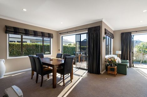 Photo of property in 20 Gibbston Close, Huntington, Hamilton, 3210