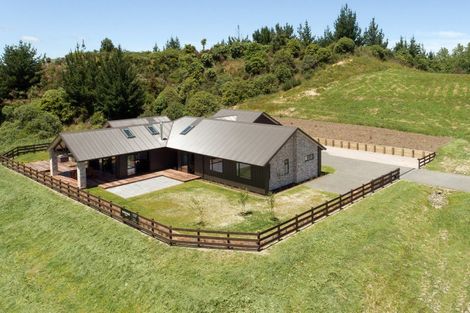 Photo of property in 11 Lochridge Drive, Kinloch, 3377