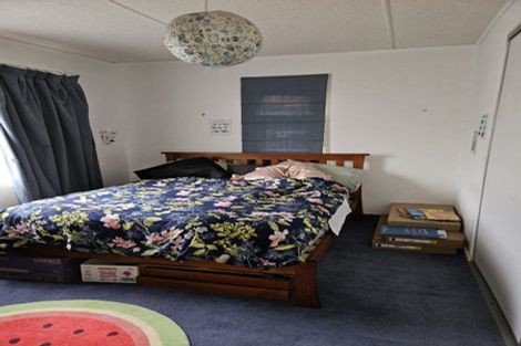 Photo of property in 21 Lavelle Road, Henderson, Auckland, 0612