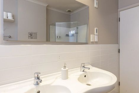 Photo of property in 90 Tamatea Road, Taupo, 3330