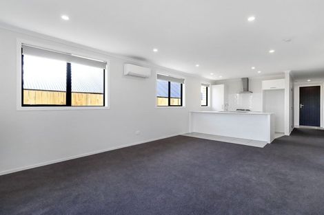 Photo of property in 43 Waruhia Crescent, Rototuna North, 3281