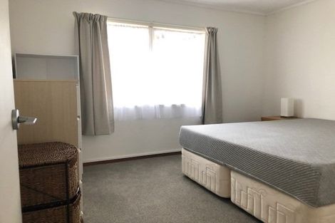 Photo of property in 2/21 Cresta Avenue, Beach Haven, Auckland, 0626