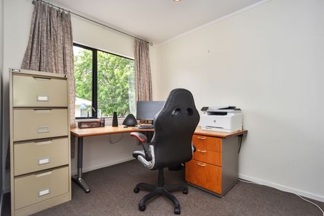 Photo of property in 2a Beazley Place, Glendene, Auckland, 0602