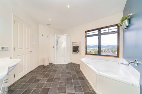 Photo of property in 3 Birkinshaw Grove, Riverstone Terraces, Upper Hutt, 5018