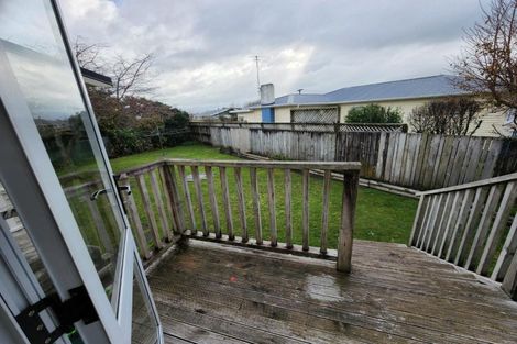 Photo of property in 2 Blenheim Place, Vogeltown, New Plymouth, 4310