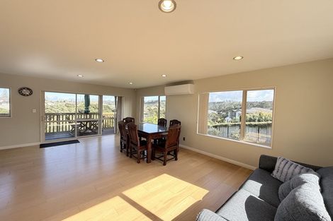 Photo of property in 76 Laurel Oak Drive, Schnapper Rock, Auckland, 0632