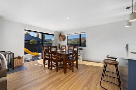 Photo of property in 32 Stratford Drive, Mount Pisa, Cromwell, 9383