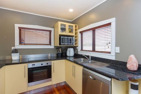 Photo of property in 51 Upjohn Street, Brooklands, New Plymouth, 4310