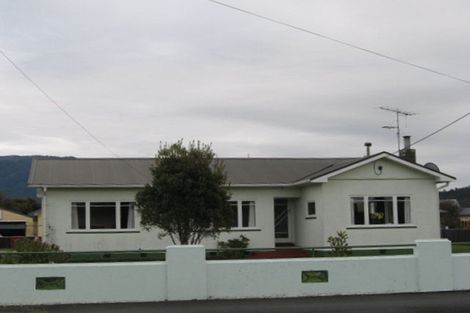 Photo of property in 199 Commercial Street, Takaka, 7110