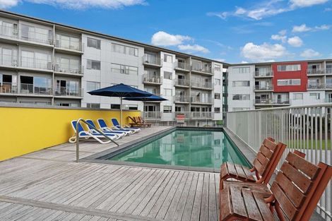 Photo of property in Shoal Haven Apartments, 203c/130 Anzac Street, Takapuna, Auckland, 0622