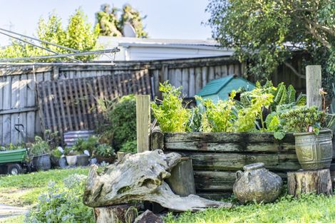 Photo of property in 13 Helleur Road, Massey, Auckland, 0614