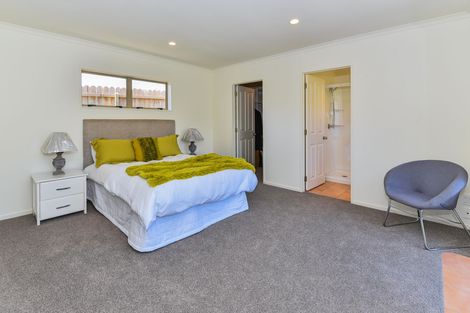 Photo of property in 50 Lothian Brae, Wattle Downs, Auckland, 2103