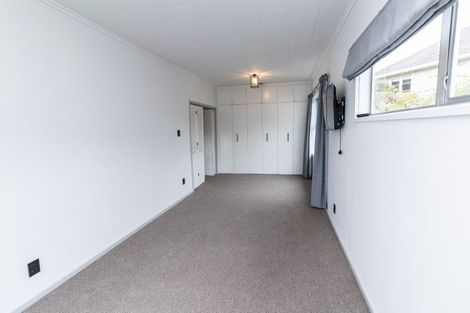 Photo of property in 30c Collins Avenue, Tawa, Wellington, 5028