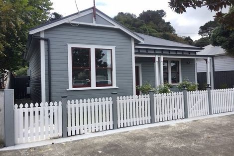 Photo of property in 33 Riddlers Crescent, Petone, Lower Hutt, 5012
