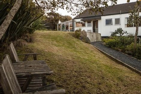 Photo of property in 2/8 Wickstead Place, Massey, Auckland, 0614