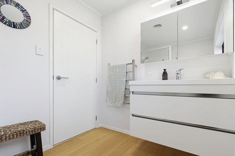 Photo of property in 1/15 Claresholm Place, Mangere Bridge, Auckland, 2022