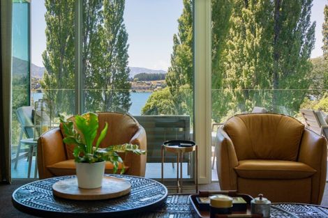 Photo of property in 10 Tapley Paddock, Wanaka, 9305