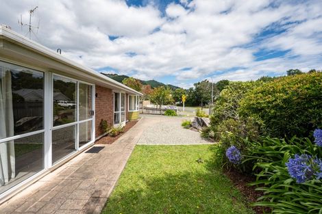 Photo of property in 33 Rochfort Drive, Richmond, 7020