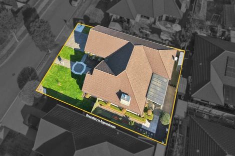 Photo of property in 16 Erceg Way, Rosehill, Papakura, 2113