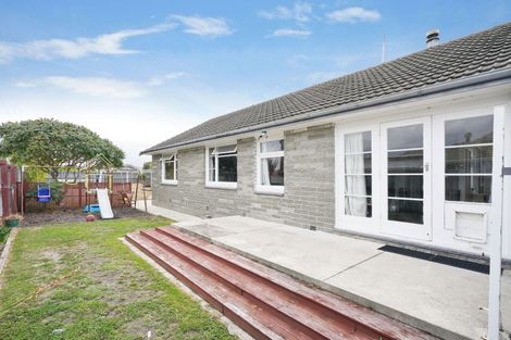 Photo of property in 11 Esk Place, Aranui, Christchurch, 8061