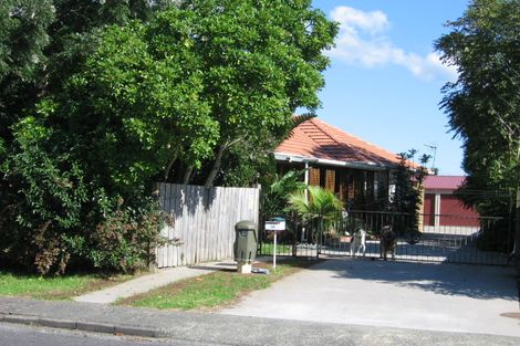 Photo of property in 36 Durham Street, Te Atatu Peninsula, Auckland, 0610