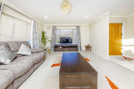 Photo of property in 12 Ironstone Place, Randwick Park, Auckland, 2105