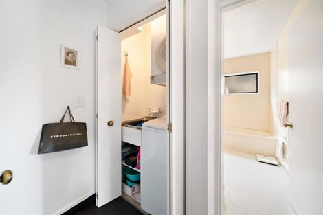 Photo of property in 18b Cameron Place, Fernhill, Queenstown, 9300