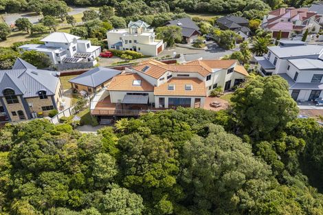 Photo of property in 19 George Gee Drive, Korokoro, Lower Hutt, 5012