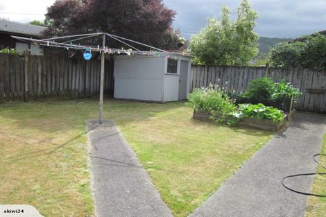 Photo of property in 35 Atiawa Crescent, Waiwhetu, Lower Hutt, 5010