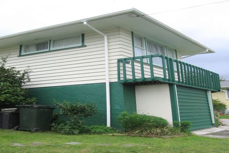 Photo of property in 12 Tainui Terrace, Tawa, Wellington, 5028