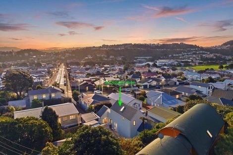 Photo of property in 8a Darlington Road, Miramar, Wellington, 6022
