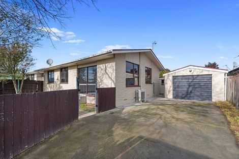 Photo of property in 1b Tamarisk Place, Parklands, Christchurch, 8083