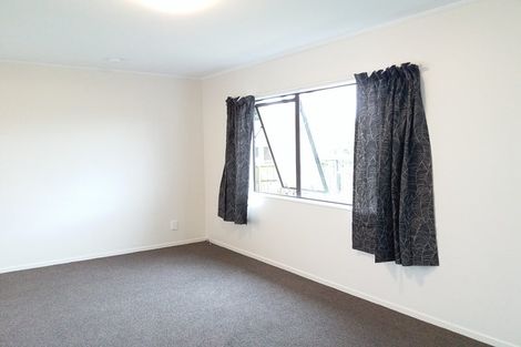 Photo of property in 2/9 Penion Drive, Flat Bush, Auckland, 2023