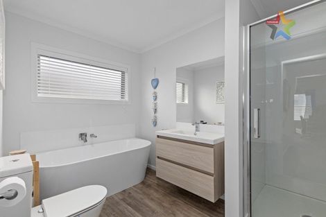 Photo of property in 5 Takapo Grove, Kelson, Lower Hutt, 5010