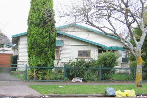 Photo of property in 19 Milverton Avenue, Hokowhitu, Palmerston North, 4410