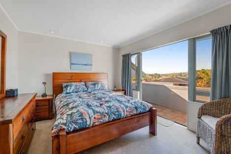 Photo of property in 5 Rifleman Rise, Unsworth Heights, Auckland, 0632