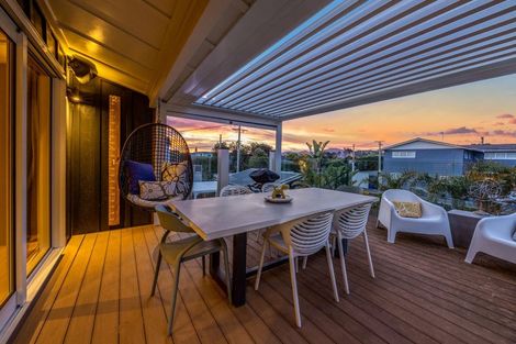 Photo of property in 9 Groves Road, Raumati Beach, Paraparaumu, 5032