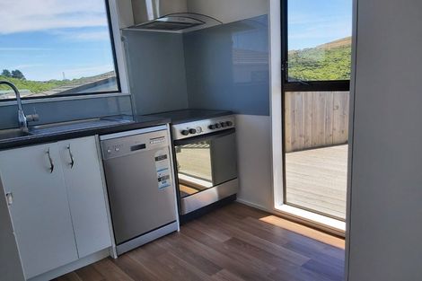 Photo of property in 41a Sunhaven Drive, Newlands, Wellington, 6037