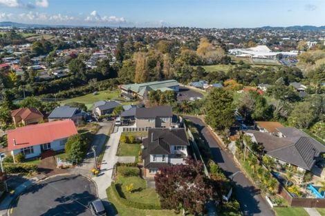 Photo of property in 69 Buscomb Avenue, Henderson, Auckland, 0610
