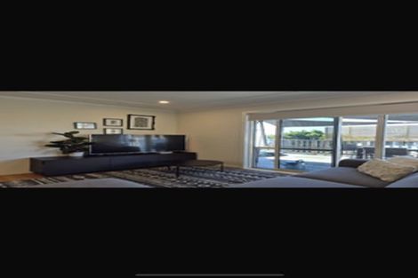 Photo of property in 832 Whangaparaoa Road, Manly, Whangaparaoa, 0930
