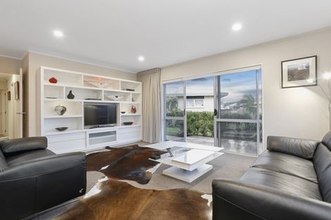 Photo of property in 2/54 Lakeside Drive, Orewa, 0931