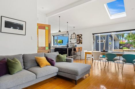 Photo of property in 131 Somerfield Street, Somerfield, Christchurch, 8024