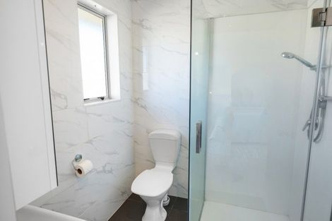 Photo of property in 18 Boston Parade, Kelvin Grove, Palmerston North, 4414