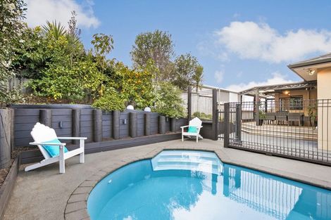 Photo of property in 2 Ellivani Rise, Pukekohe, 2120