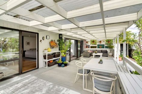 Photo of property in 10 Claxton Place, Saint Martins, Christchurch, 8022