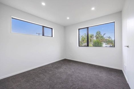 Photo of property in 49a Golf Road, New Lynn, Auckland, 0600